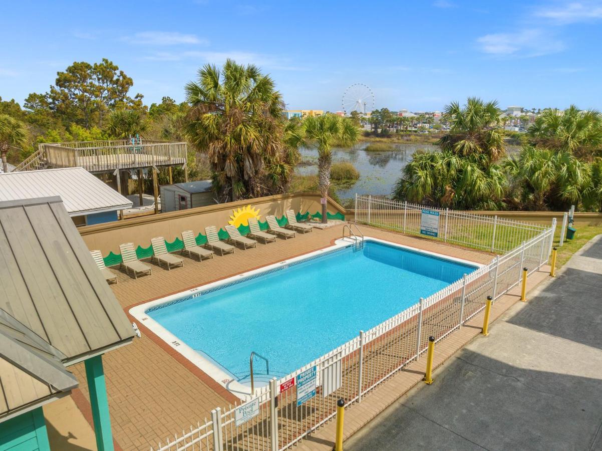 Next To Pier Park! Steps From The Beach! Dog-friendly! Pool!